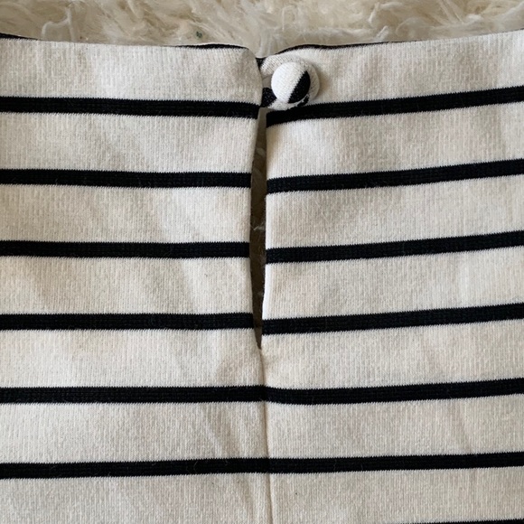 Black and white T-shirt dress - Picture 6 of 7